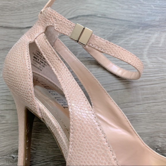 Jennifer Lopez Blush Heels - Picture 6 of 10